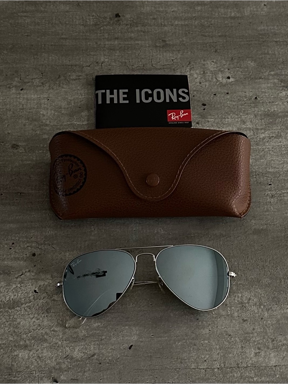 Ray-Ban Silver frame /silver lens  Aviator Sunglasses with Brown Leather Case